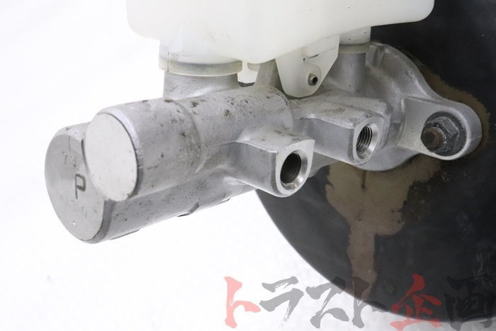 Used Nissan OEM Brake Master Cylinder 1 1/16 BM57 and Vacuum Booster - Skyline GT-R BNR34