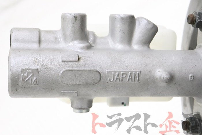 Used Nissan OEM Brake Master Cylinder 1 1/16 BM57 and Vacuum Booster - Skyline GT-R BNR34