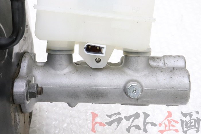 Used Nissan OEM Brake Master Cylinder 1 1/16 BM57 and Vacuum Booster - Skyline GT-R BNR34