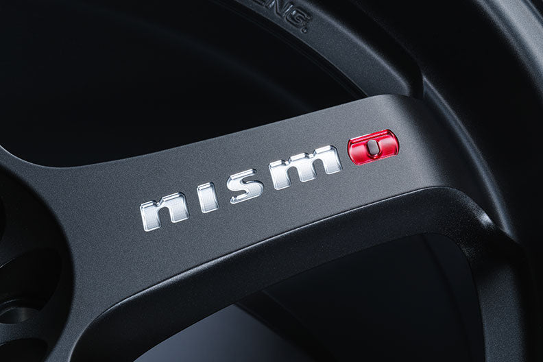 NISMO LMGT4 18 inch Gloss Black - Set of 4 18x10.5+15
