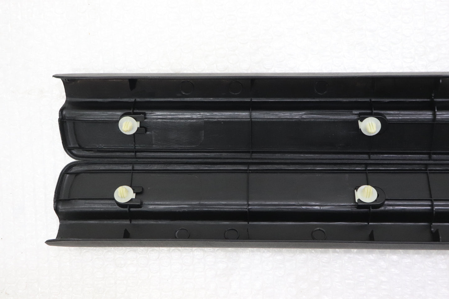 【USED】 NISSAN OEM Kick Plate Set - BNR34