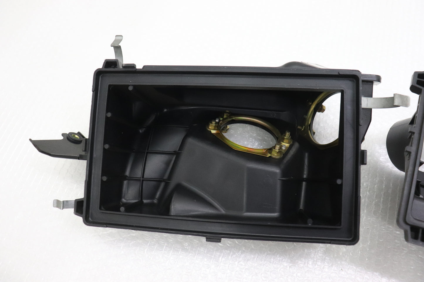 USED NISSAN OEM Air Cleaner Box - BNR34