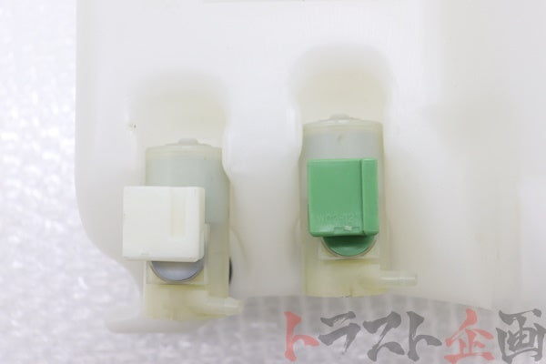 【USED】 NISSAN Windscreen Washer Bottle with Motors - BCNR33 BNR34