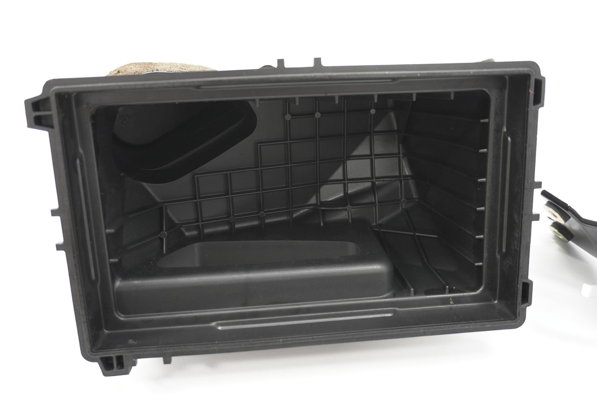 【USED】 NISSAN Air Cleaner Box - BCNR33