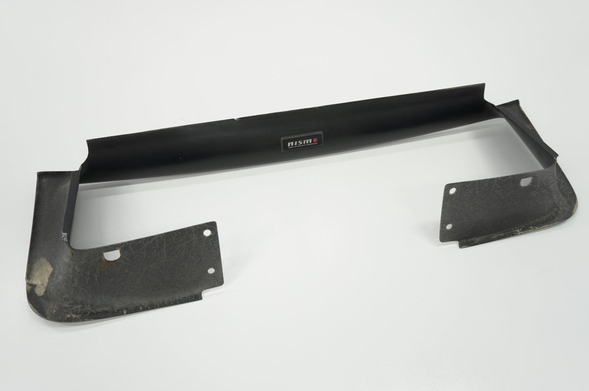 【USED】 Nismo Old Logo Intercooler Air Guide - BNR32