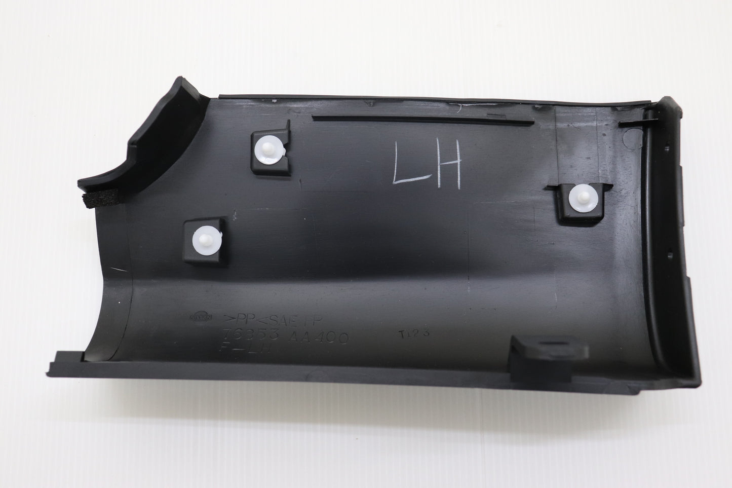 NISSAN Mudguard Unpainted LHS - BNR34