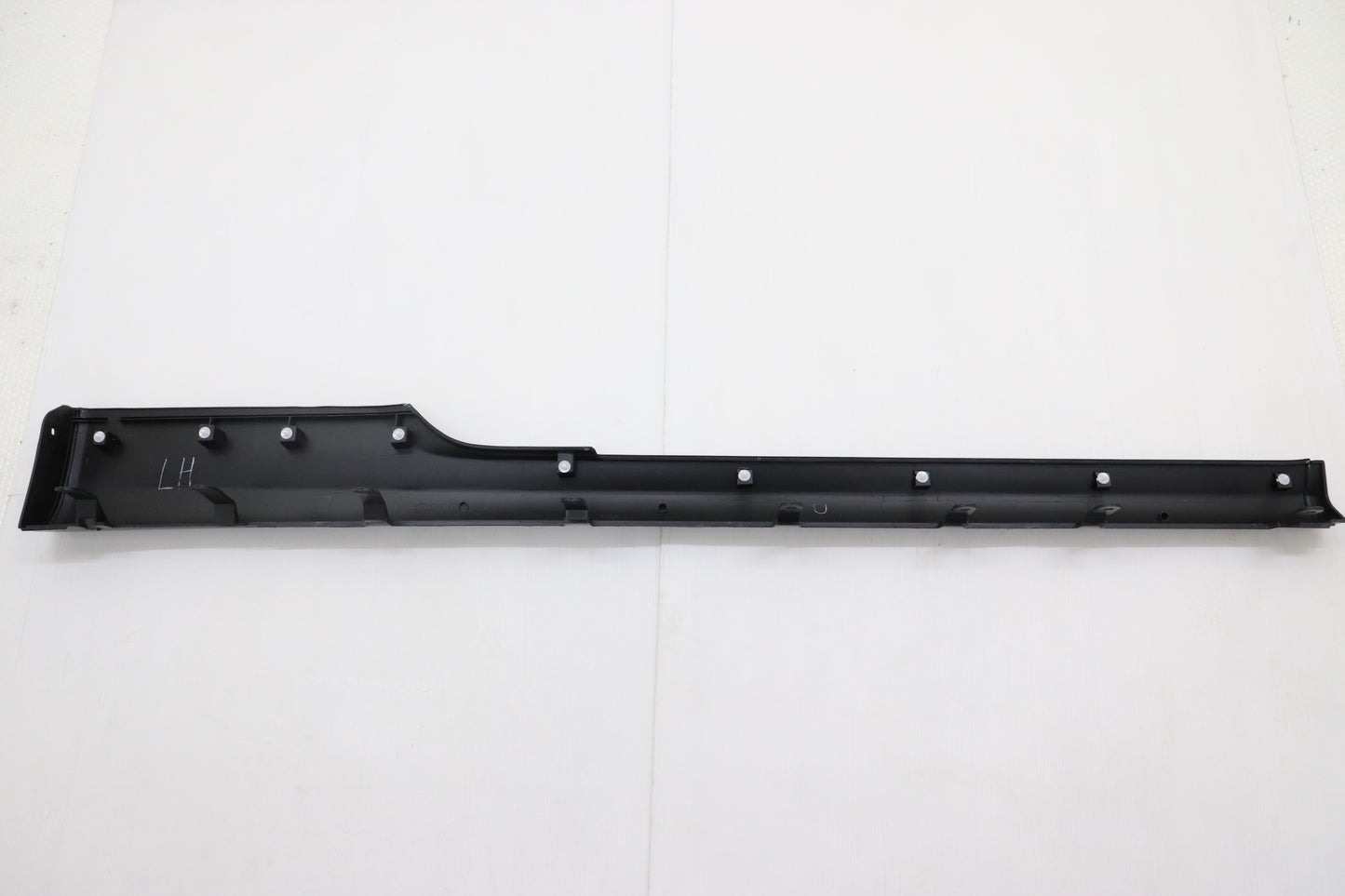 NISSAN Side Skirt Unpainted LHS - BNR34