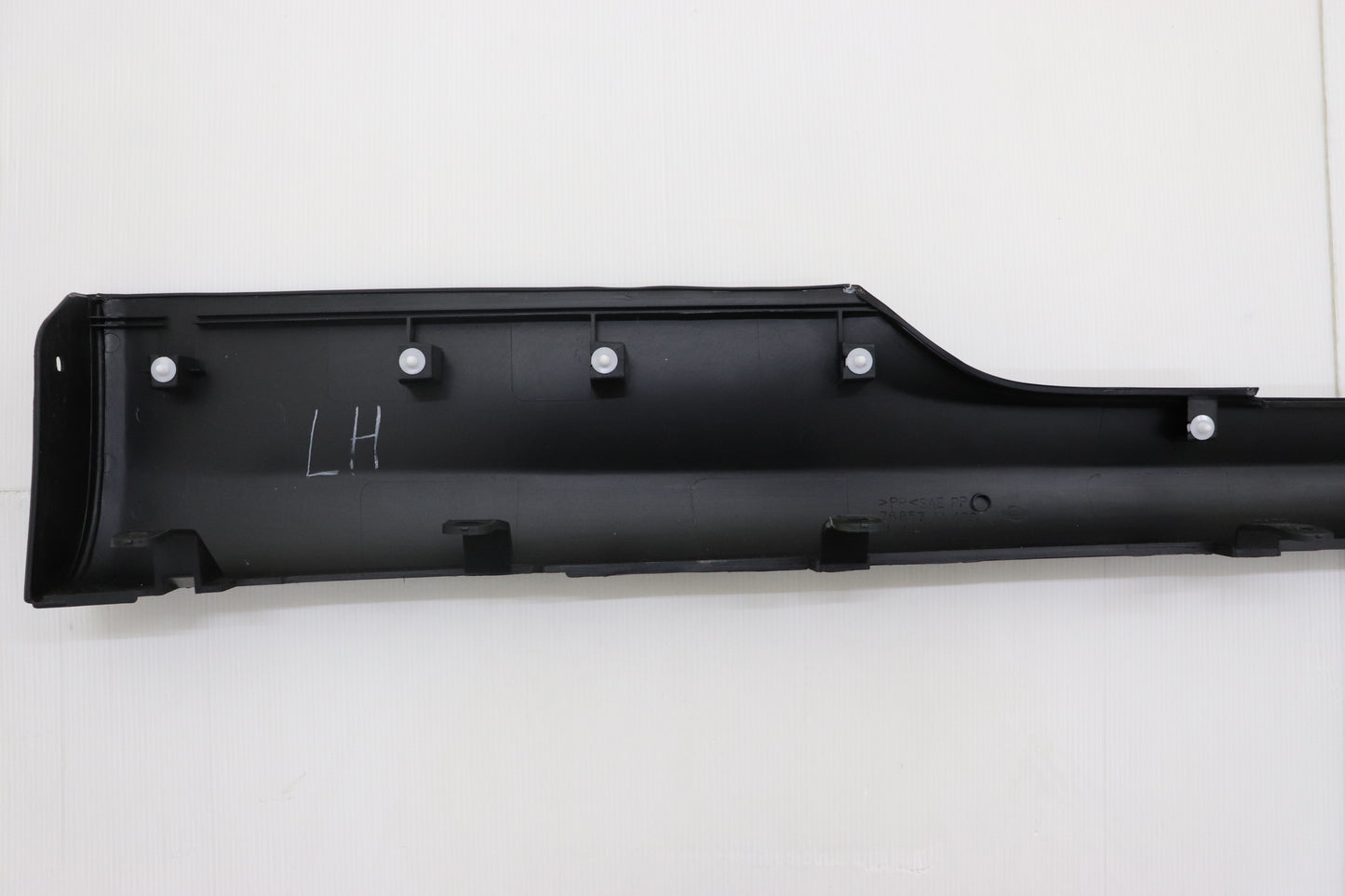 NISSAN Side Skirt Unpainted LHS - BNR34