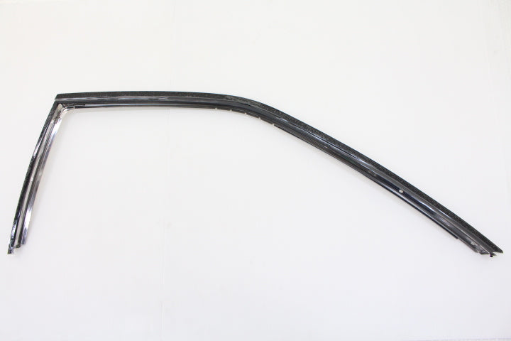 NISSAN Window Molding Retainer RHS - BNR32