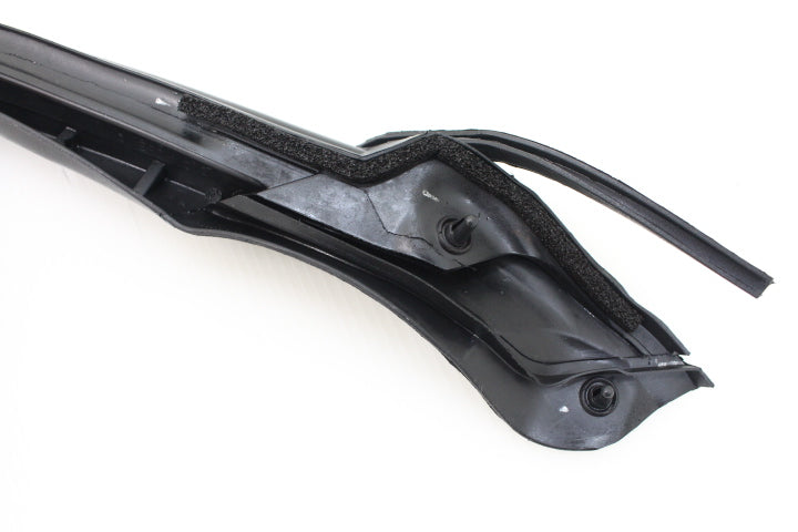 NISSAN Upper Window Weatherstrip LHS - R34 BNR34