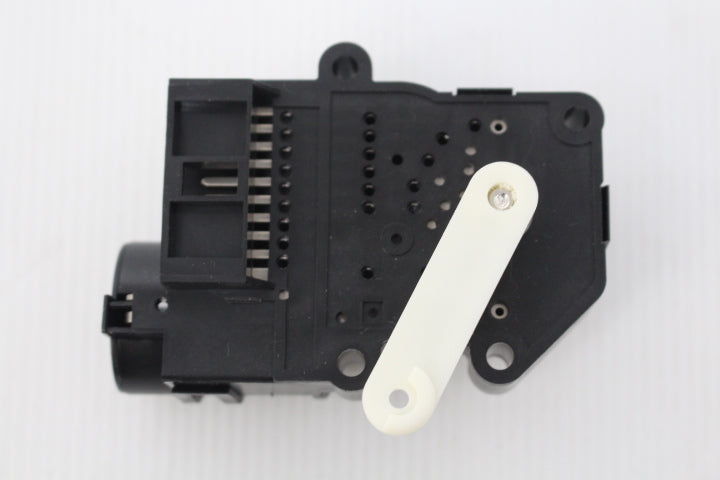 NISSAN Heater & Blower Motor Door Actuator - BNR32