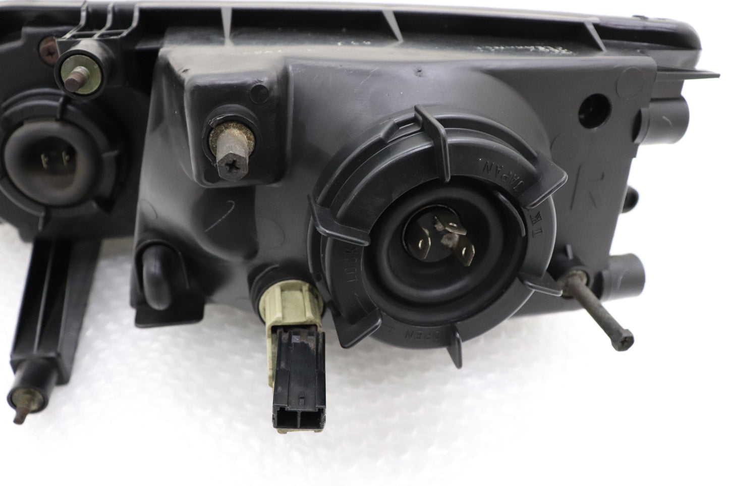 【USED】 NISSAN Headlight RHS N1 - BNR32