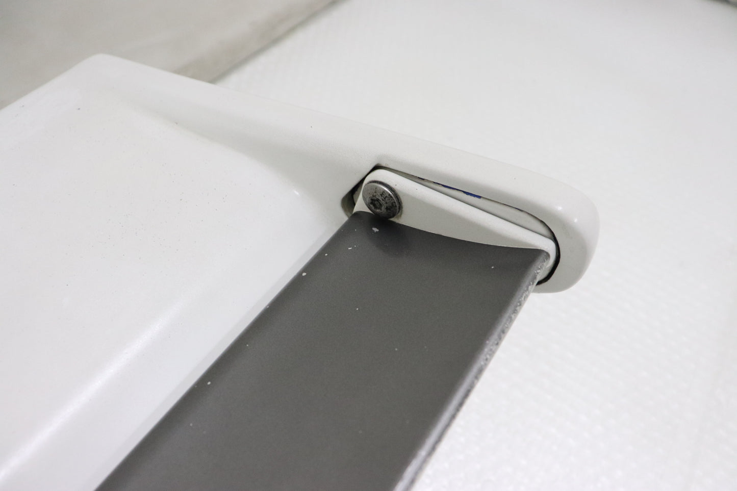 【USED】 NISSAN Rear Spoiler - BNR34