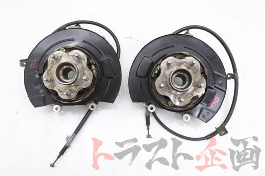 【USED】 NISSAN Rear Hub Knuckle Set - BCNR33 V-Spec Early Model