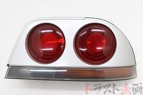 【USED】 NISSAN BCNR33 Tail Lamp Driver Seat Side/RHS Early Model
