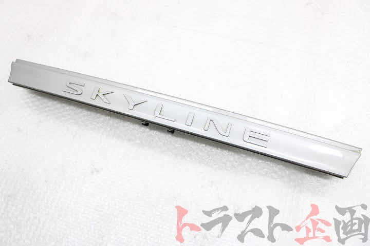 【USED】 NISSAN BCNR33 Rear Garnish Early Model