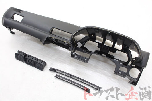 【USED】NISSAN Dashboard Defroster AC Vent Set - BNR32