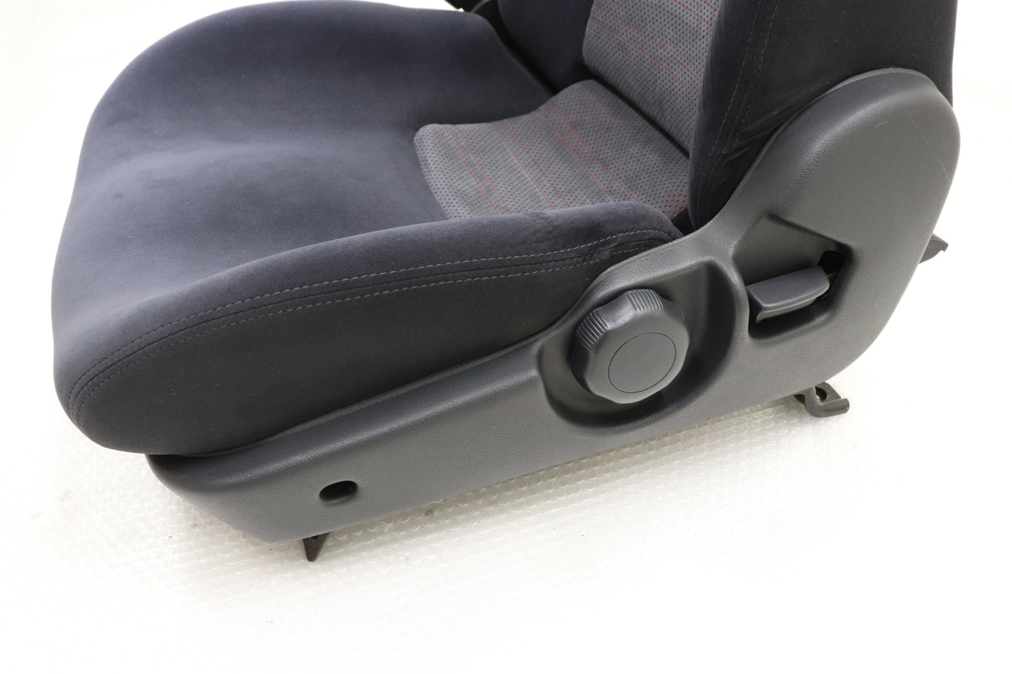 【USED】 NISSAN Front Seat LHS - BCNR33 Late Model
