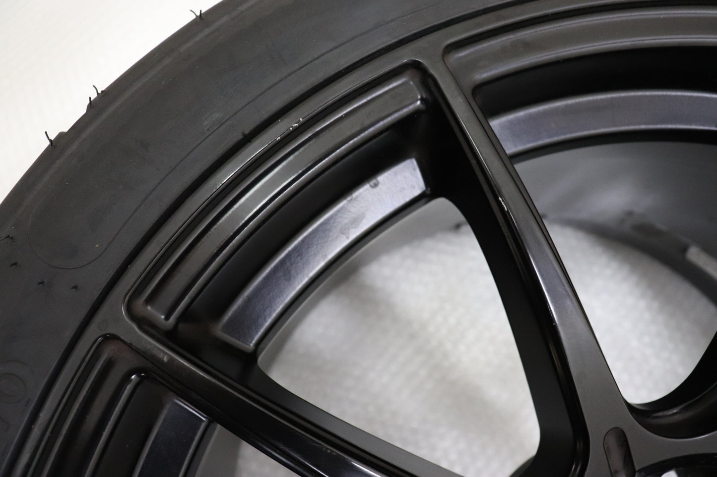 USED SPEED STAR SSR GTX01 18x10.5J+15 5H/PCD114.3 with New Tires 4pcs Set