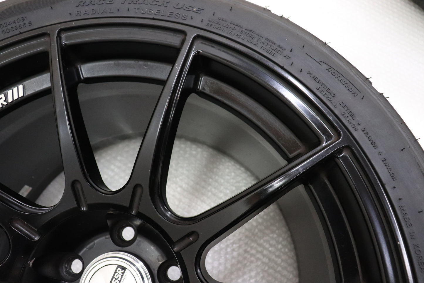 USED SPEED STAR SSR GTX01 18x10.5J+15 5H/PCD114.3 with New Tires 4pcs Set