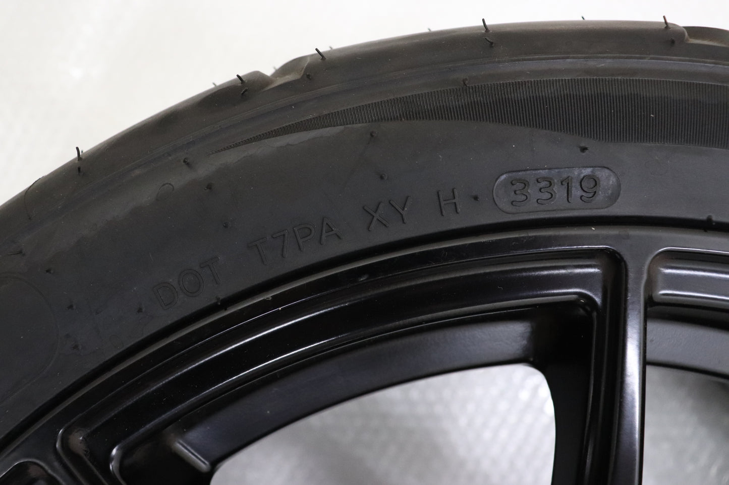 USED SPEED STAR SSR GTX01 18x10.5J+15 5H/PCD114.3 with New Tires 4pcs Set