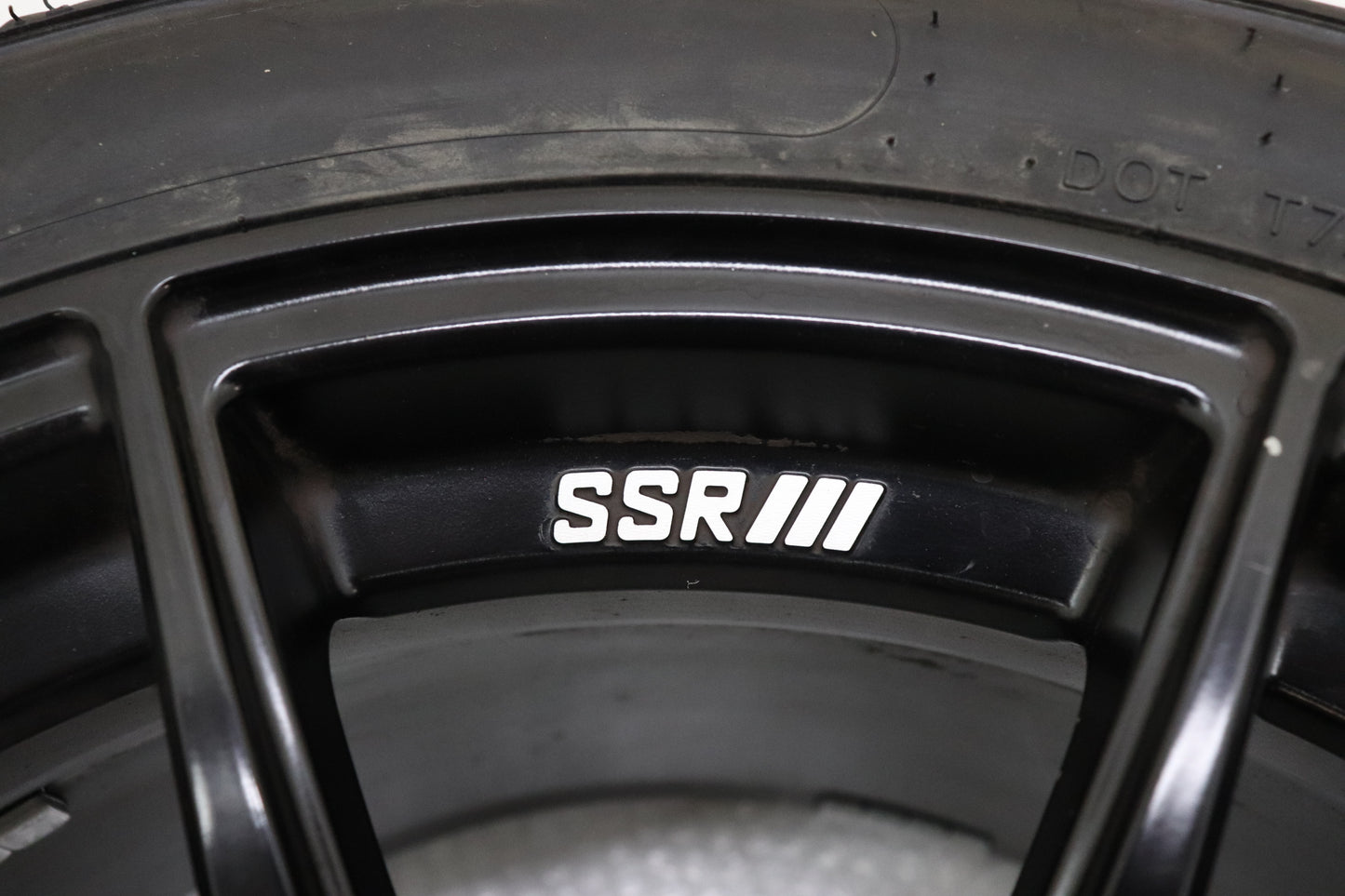 USED SPEED STAR SSR GTX01 18x10.5J+15 5H/PCD114.3 with New Tires 4pcs Set