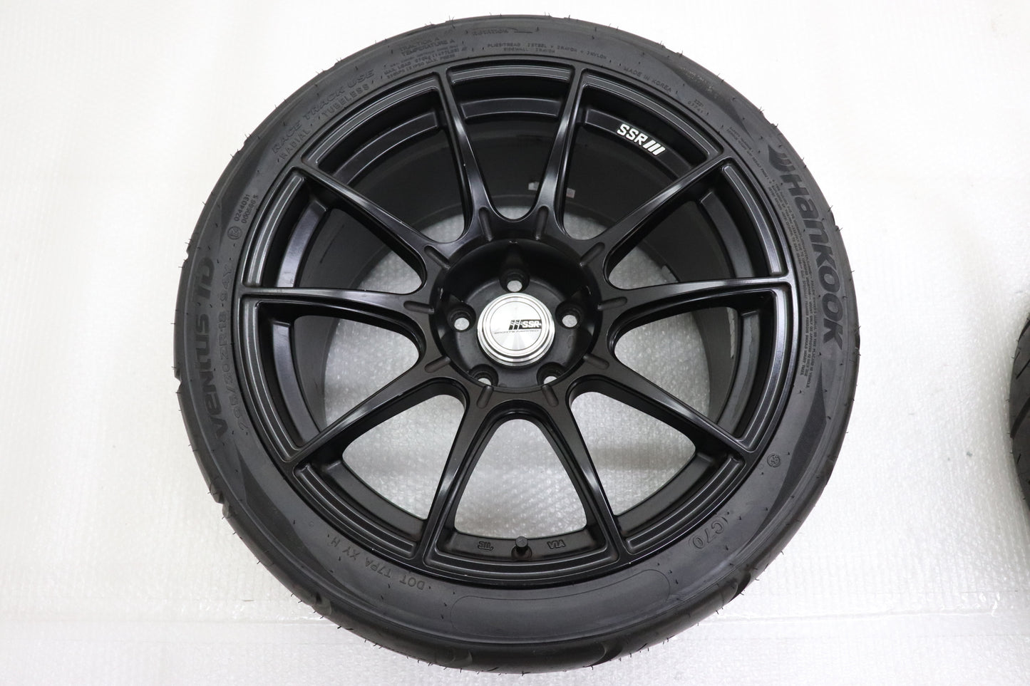 USED SPEED STAR SSR GTX01 18x10.5J+15 5H/PCD114.3 with New Tires 4pcs Set