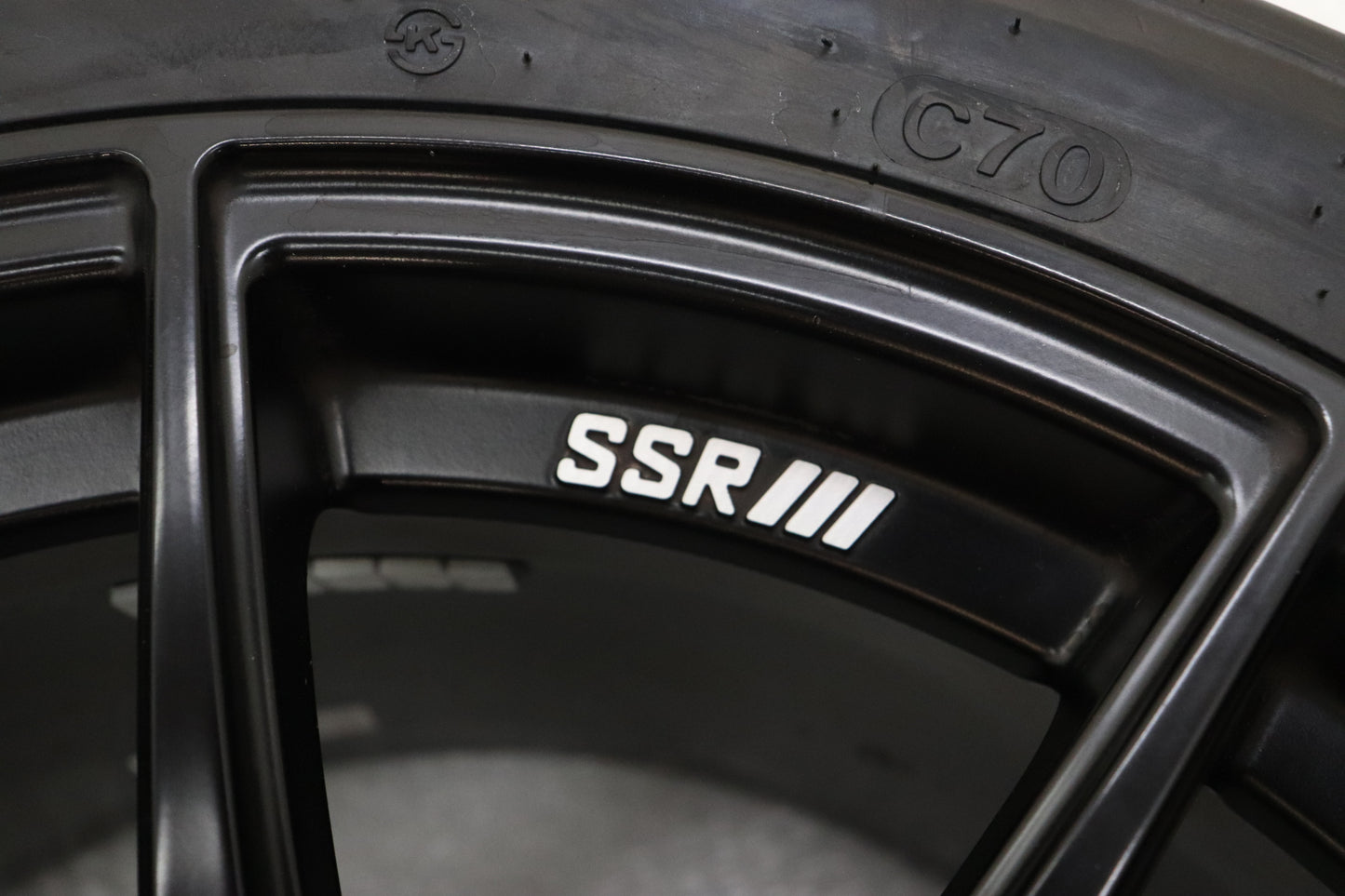 USED SPEED STAR SSR GTX01 18x10.5J+15 5H/PCD114.3 with New Tires 4pcs Set