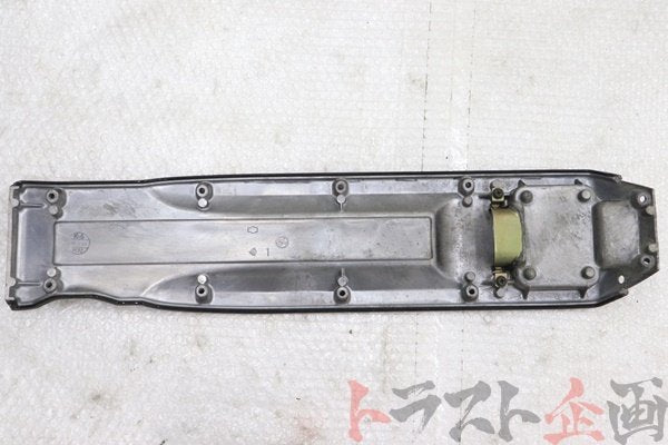 【USED】 NISSAN Engine Plug Cover - RB26