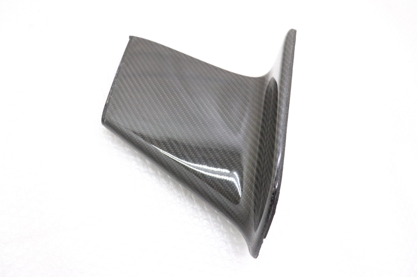 Used Aftermarket Carbon Rear Wing Stay - BNR34