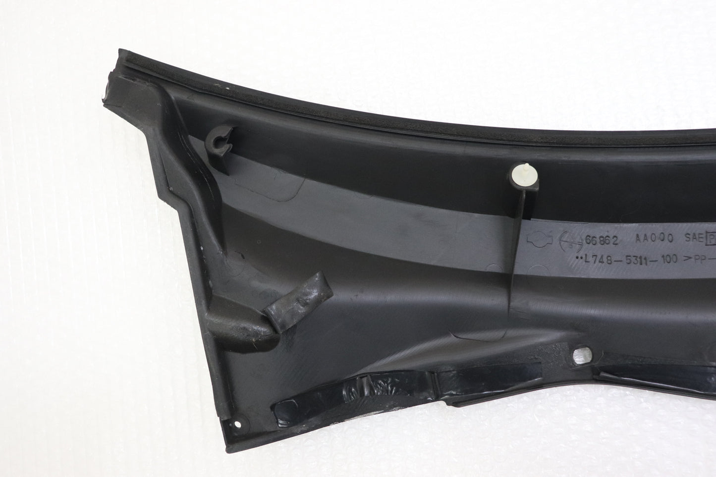 USED NISSAN OEM Cowl Top Cover - BNR34