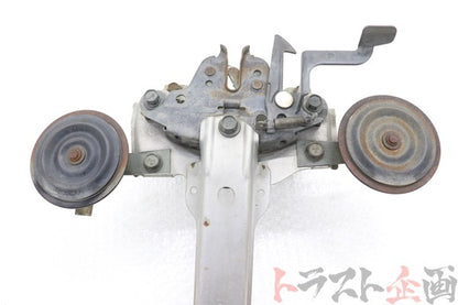 【USED】NISSAN BCNR33 Hood Latch Early Model