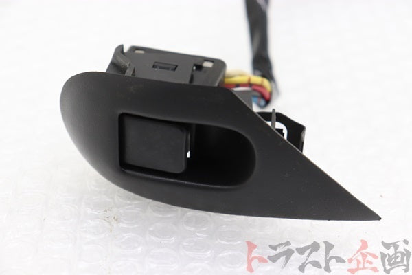 【USED】 NISSAN BCNR33 Power Window Switch Passenger Side/LHS Early Model