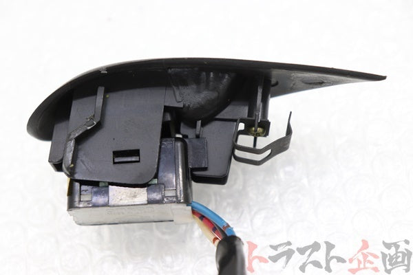 【USED】 NISSAN BCNR33 Power Window Switch Passenger Side/LHS Early Model
