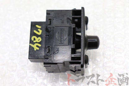 【USED】 NISSAN Door Mirror Switch - BCNR33