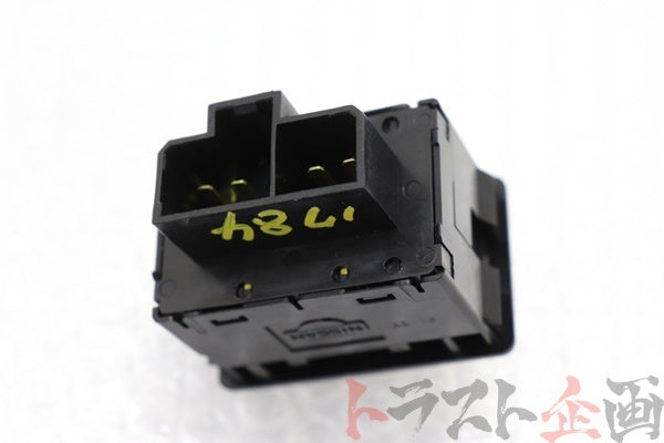 【USED】 NISSAN Door Mirror Switch - BCNR33