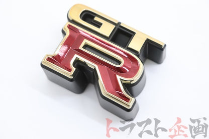 【USED】 NISSAN Gold Emblem - BNR34