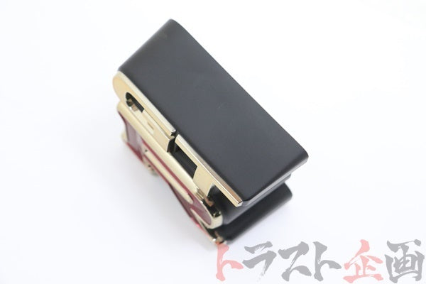 【USED】 NISSAN Gold Emblem - BNR34