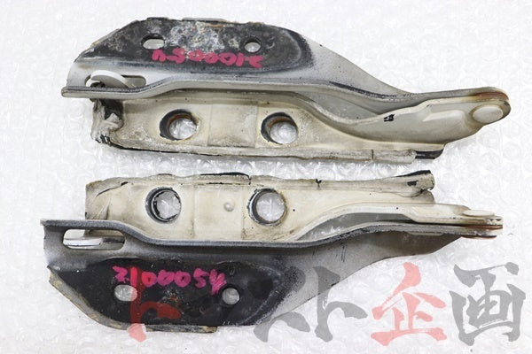 【USED】 NISSAN BNR32 Hood Hinge Early Model