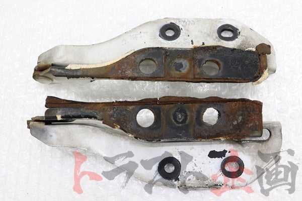 【USED】 NISSAN BCNR32 Hood Latch Early Model