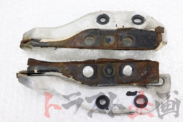 【USED】 NISSAN BNR32 Hood Hinge Early Model