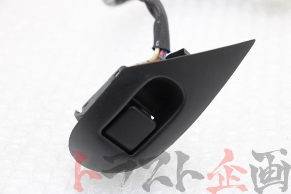 【USED】 NISSAN BCNR33 Power Window Switch Passenger Side/LHS Early Model