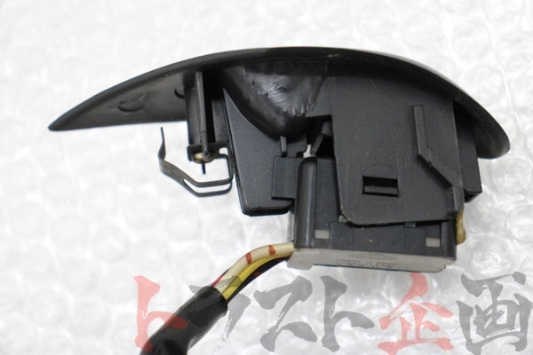 【USED】 NISSAN BCNR33 Power Window Switch Passenger Side/LHS Early Model