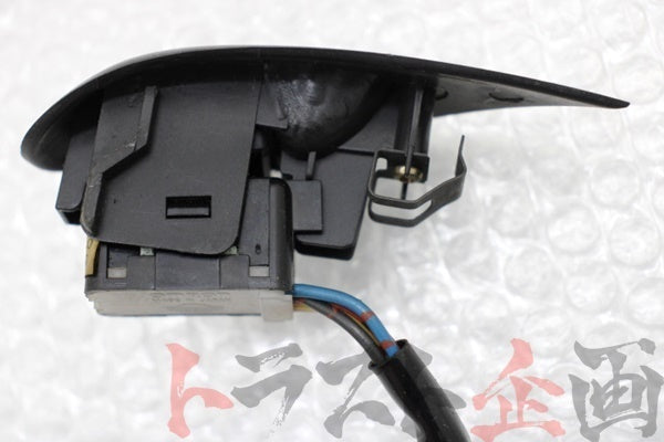 【USED】 NISSAN BCNR33 Power Window Switch Passenger Side/LHS Early Model