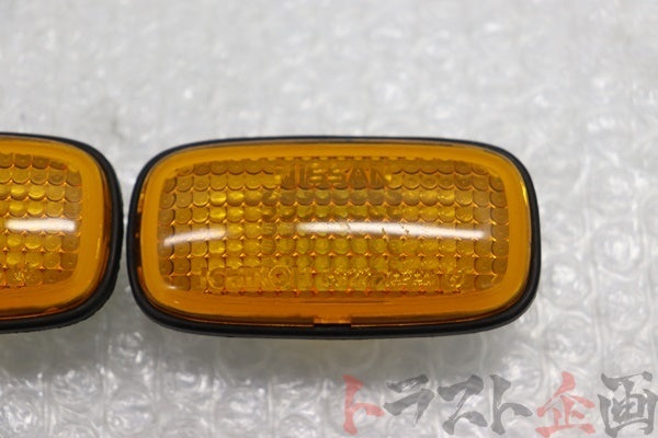 【USED】 NISSAN Side Marker Set - BCNR33