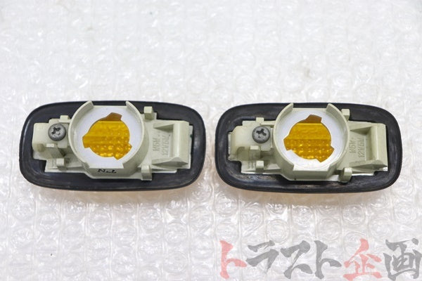 【USED】 NISSAN Side Marker Set - BCNR33