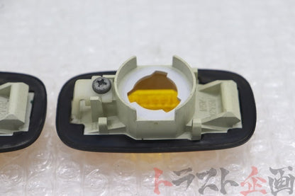 【USED】 NISSAN Side Marker Set - BCNR33