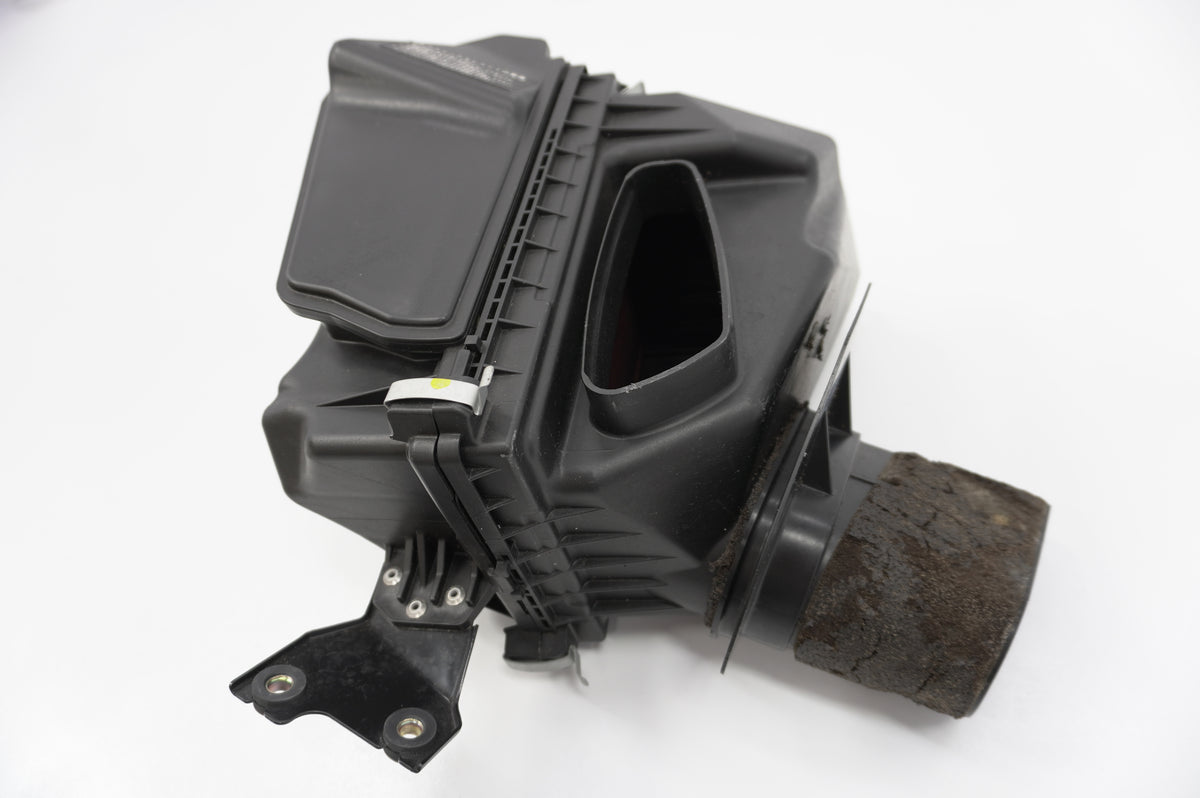 【USED】 NISSAN Air Cleaner Box - BCNR33