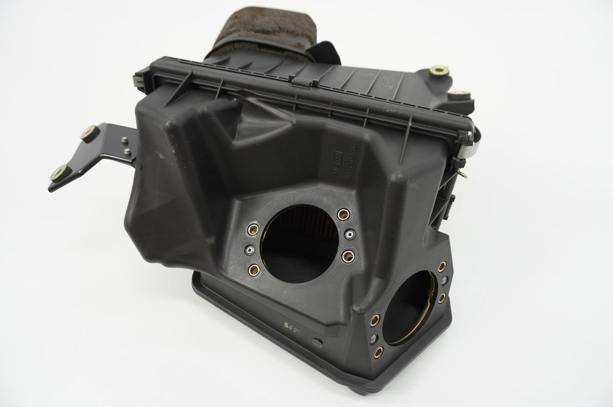 【USED】 NISSAN Air Cleaner Box - BCNR33