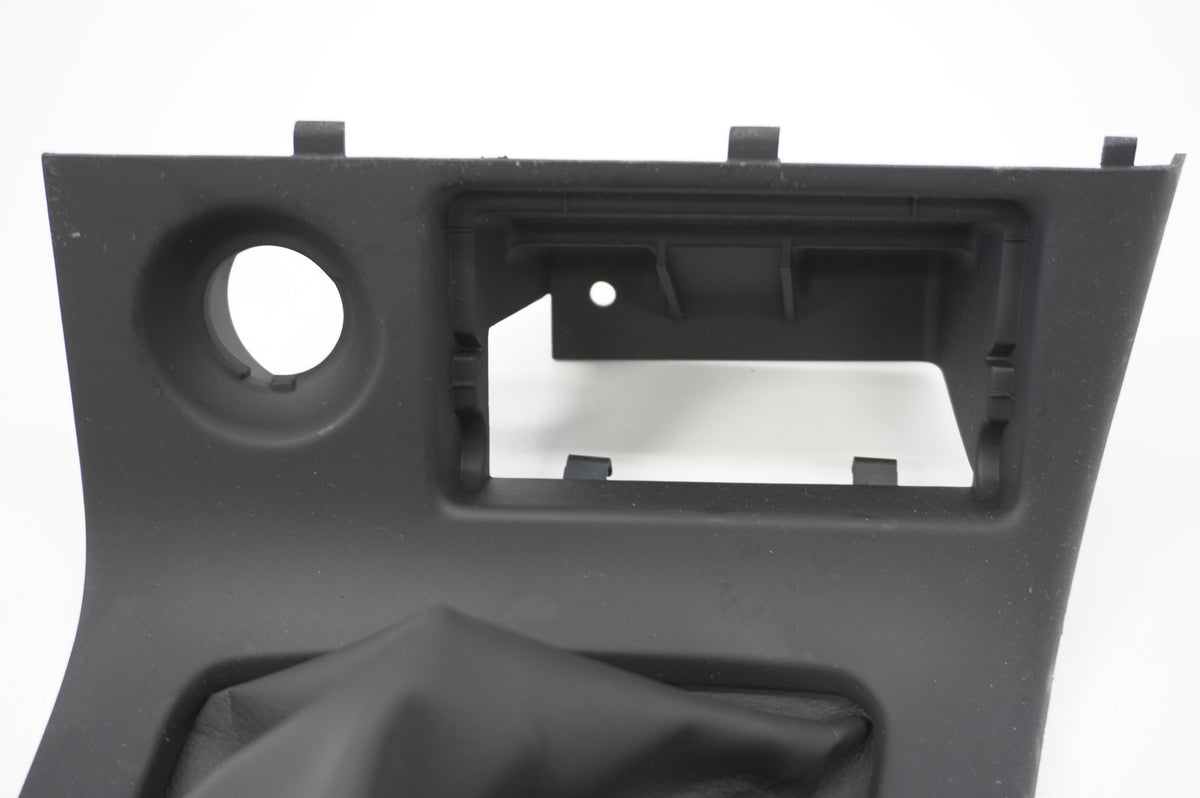 【USED】 NISSAN Shift Boot 96935-24U10 - R33 BCNR33 Early Model